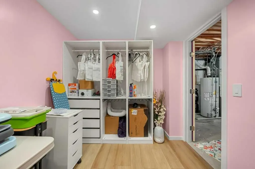 6108 Dalcastle Link NW Calgary AB T3A 2P5