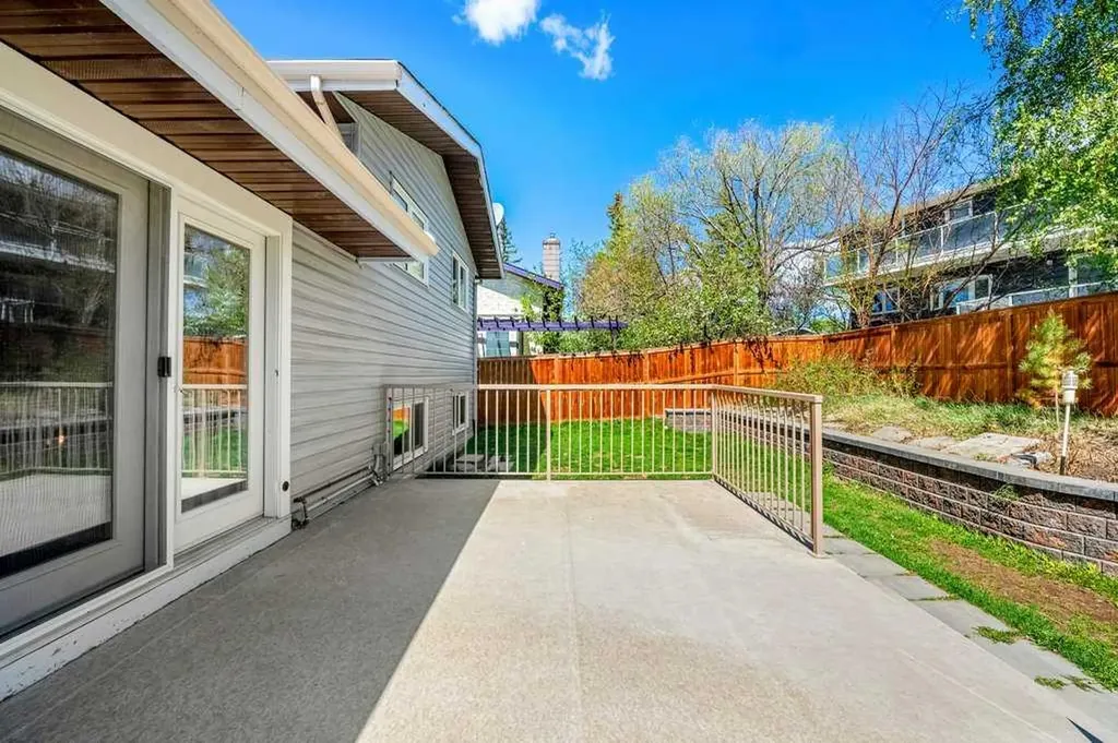6108 Dalcastle Link NW Calgary AB T3A 2P5