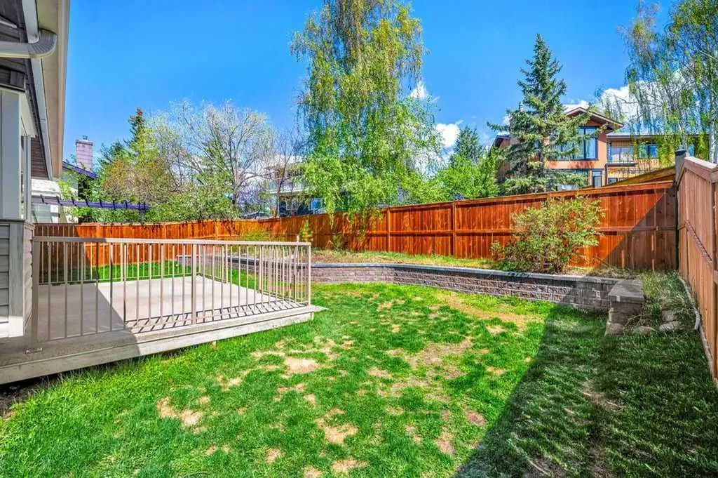 6108 Dalcastle Link NW Calgary AB T3A 2P5