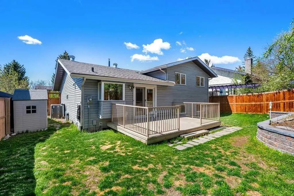 6108 Dalcastle Link NW Calgary AB T3A 2P5