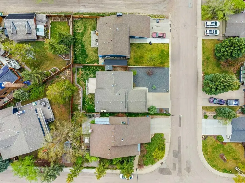 6108 Dalcastle Link NW Calgary AB T3A 2P5