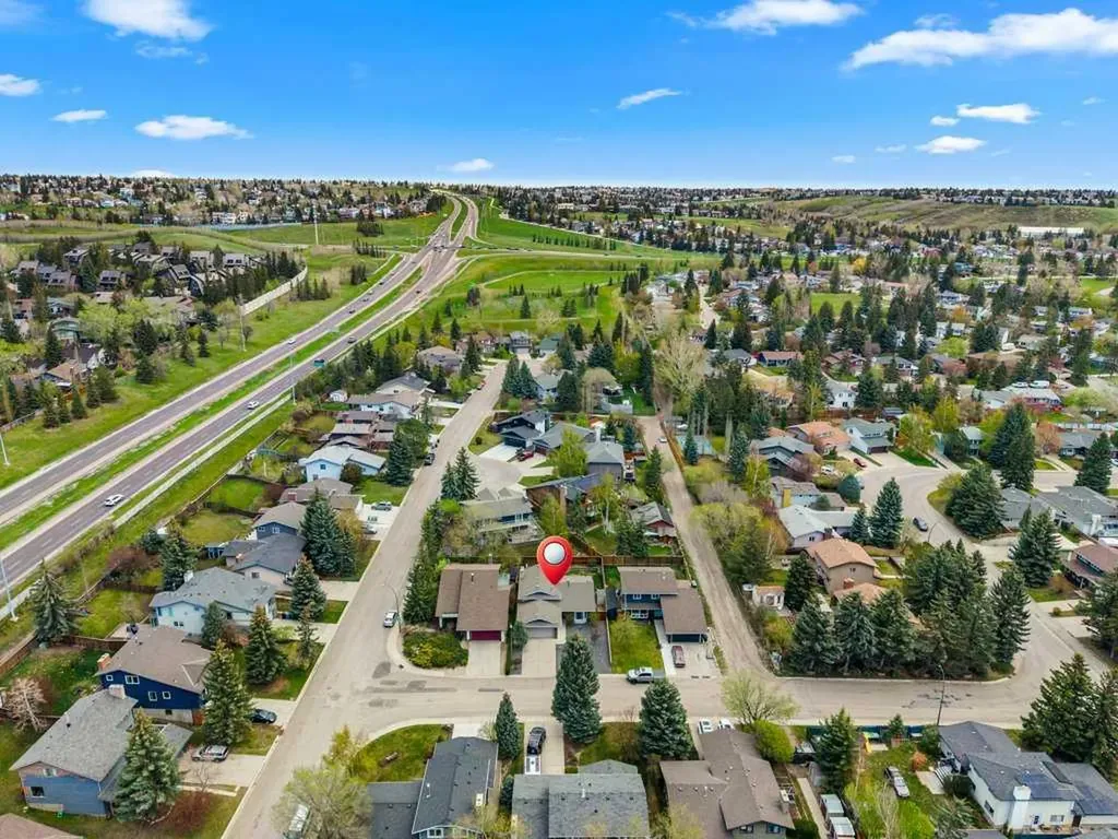6108 Dalcastle Link NW Calgary AB T3A 2P5