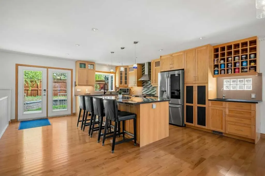 6108 Dalcastle Link NW Calgary AB T3A 2P5