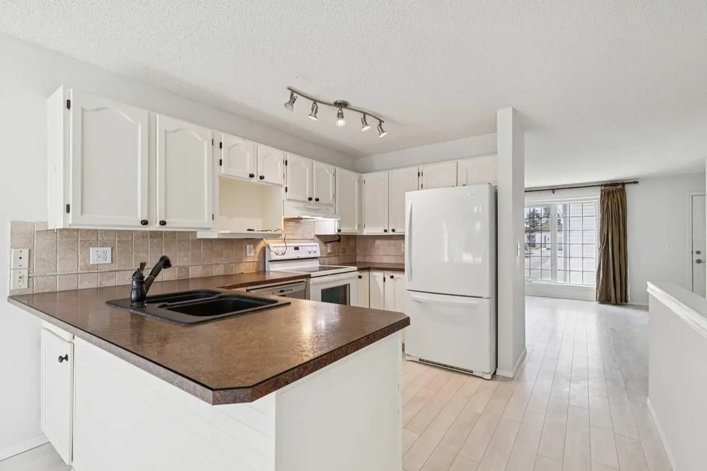 105 Elm Place Okotoks AB T1S 1Y9