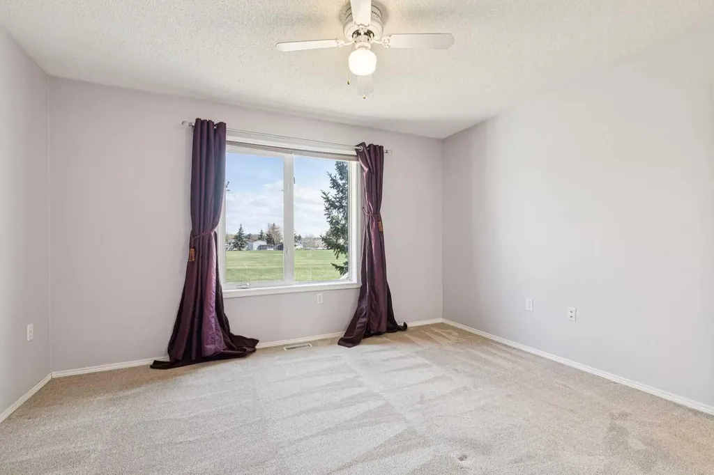 105 Elm Place Okotoks AB T1S 1Y9