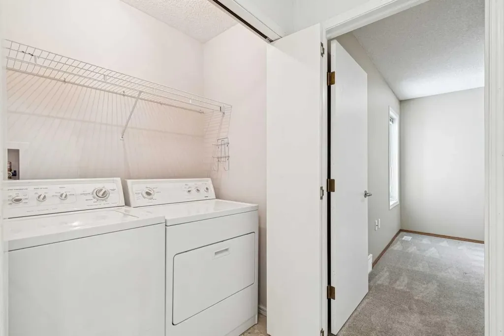 105 Elm Place Okotoks AB T1S 1Y9