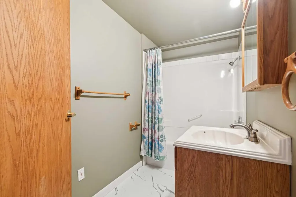 105 Elm Place Okotoks AB T1S 1Y9