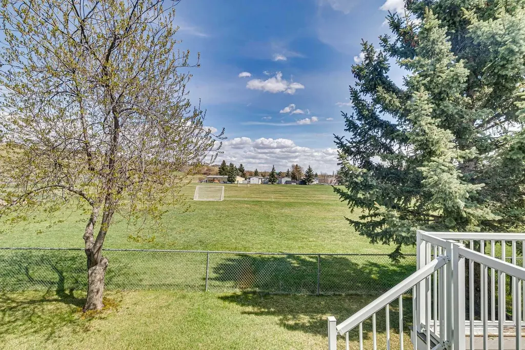 105 Elm Place Okotoks AB T1S 1Y9