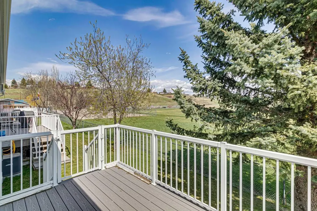 105 Elm Place Okotoks AB T1S 1Y9