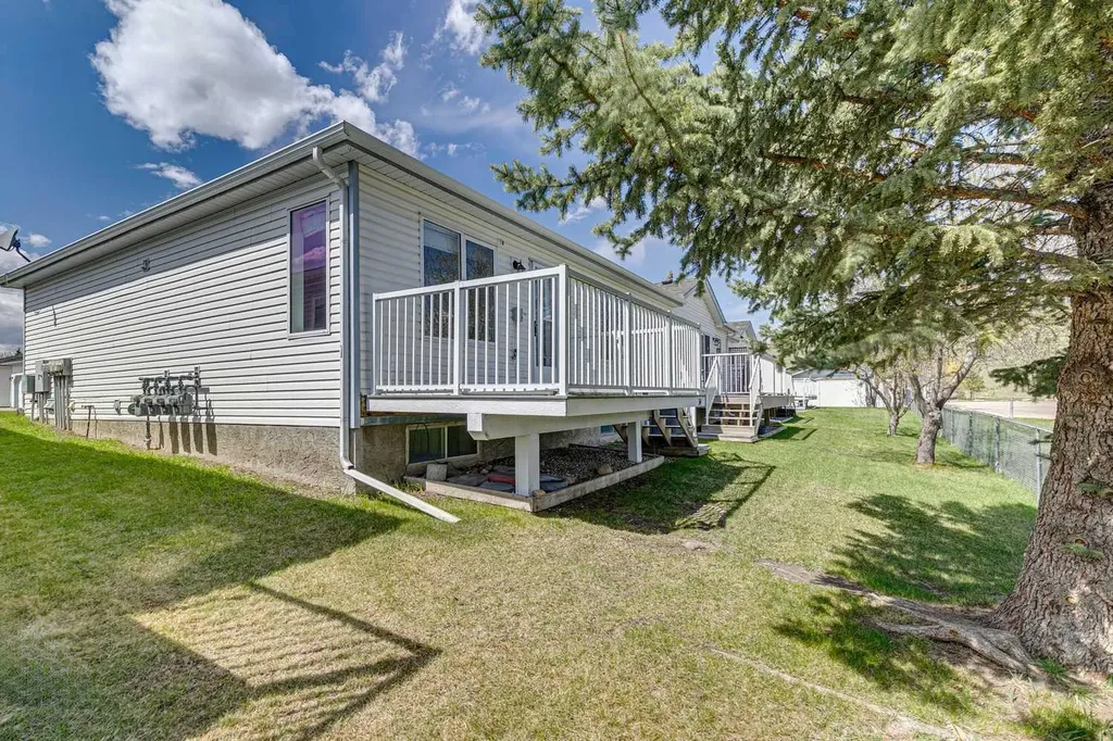 105 Elm Place Okotoks AB T1S 1Y9