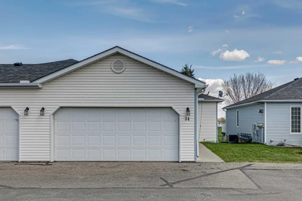 105 Elm Place Okotoks AB T1S 1Y9