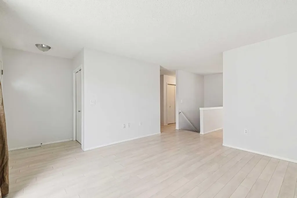 105 Elm Place Okotoks AB T1S 1Y9