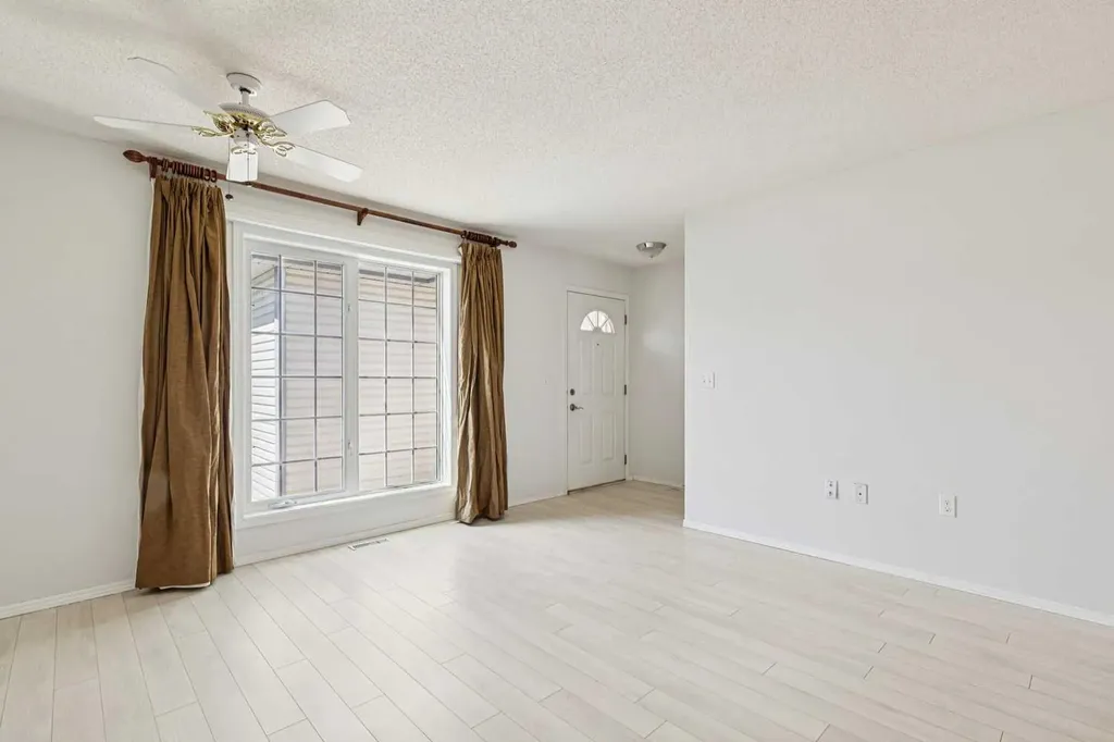 105 Elm Place Okotoks AB T1S 1Y9