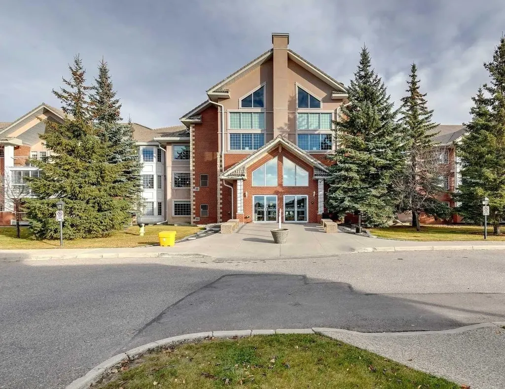 6868 Sierra Morena Boulevard SW Calgary AB T3H 3R6