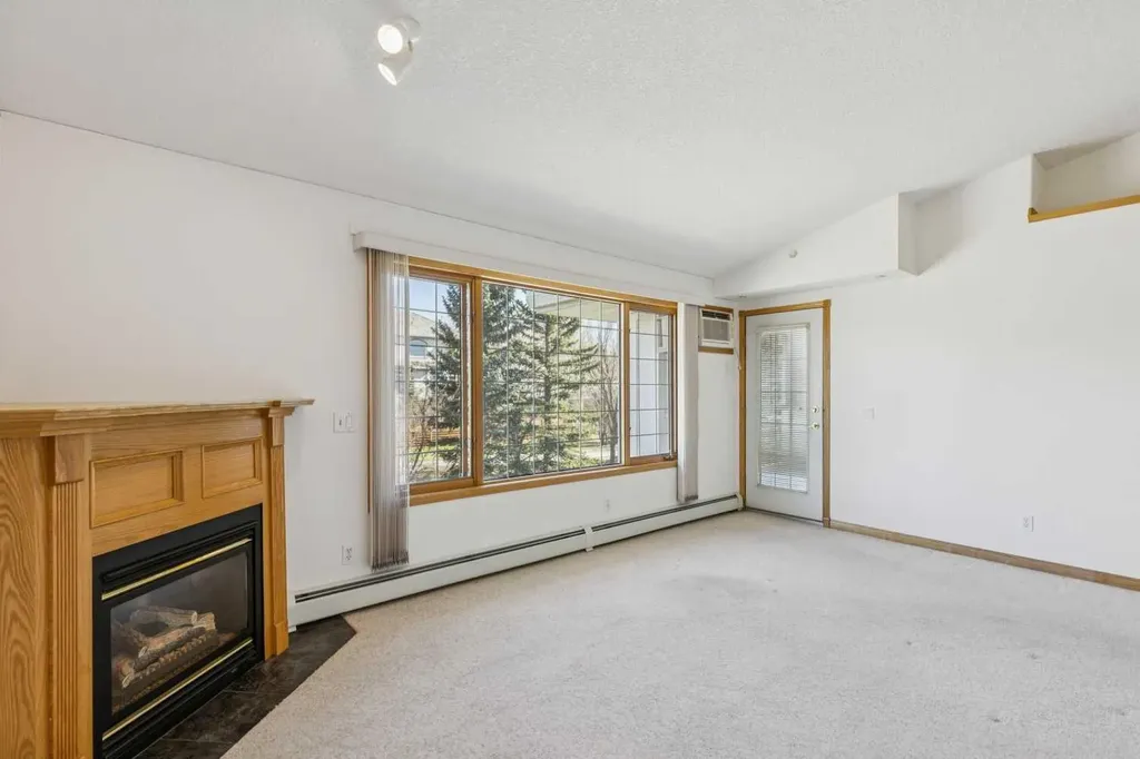 6868 Sierra Morena Boulevard SW Calgary AB T3H 3R6