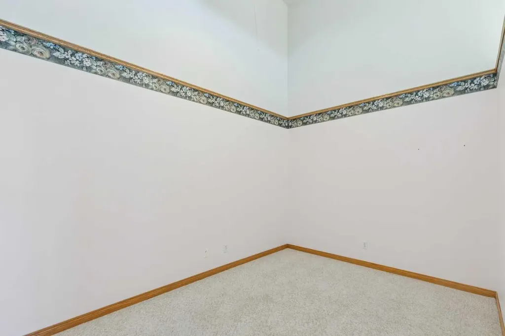 6868 Sierra Morena Boulevard SW Calgary AB T3H 3R6