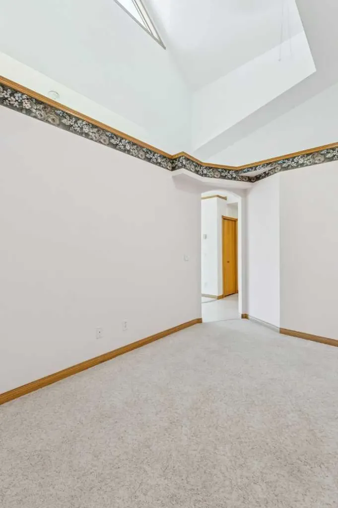 6868 Sierra Morena Boulevard SW Calgary AB T3H 3R6