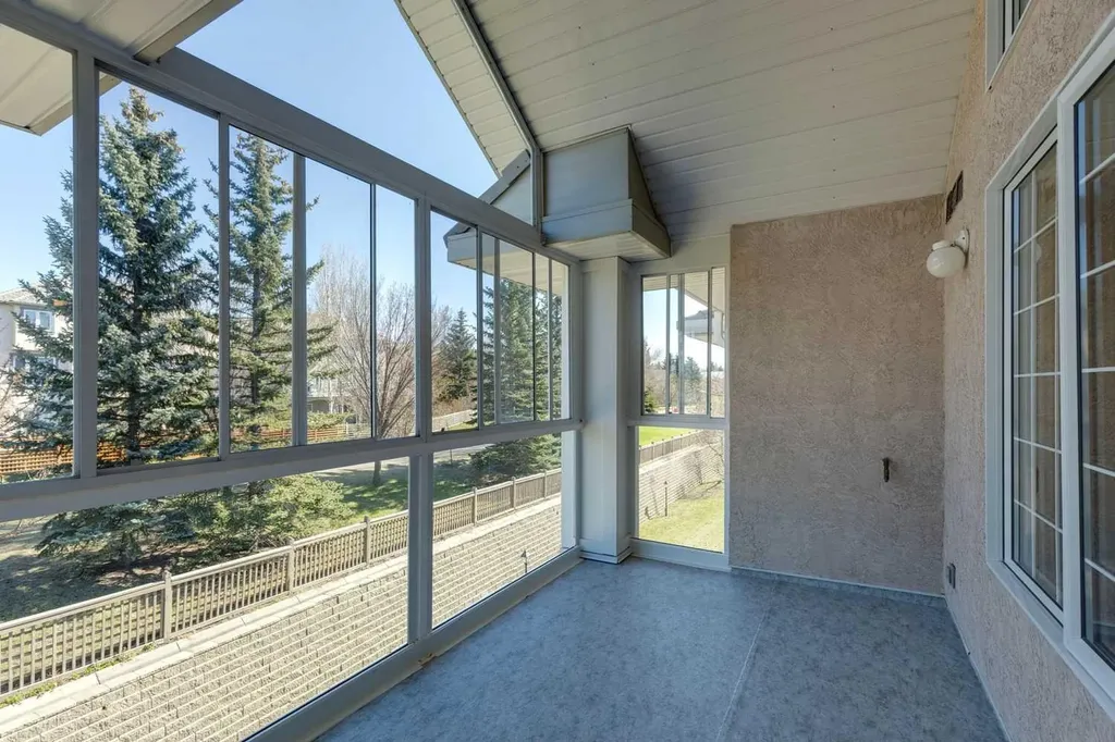 6868 Sierra Morena Boulevard SW Calgary AB T3H 3R6