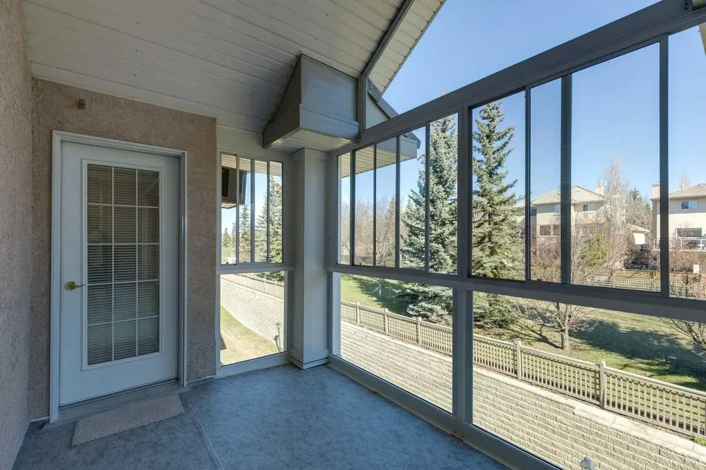 6868 Sierra Morena Boulevard SW Calgary AB T3H 3R6