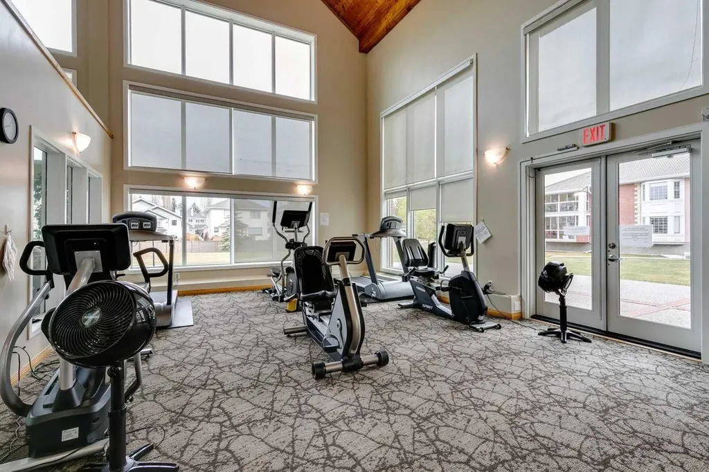 6868 Sierra Morena Boulevard SW Calgary AB T3H 3R6