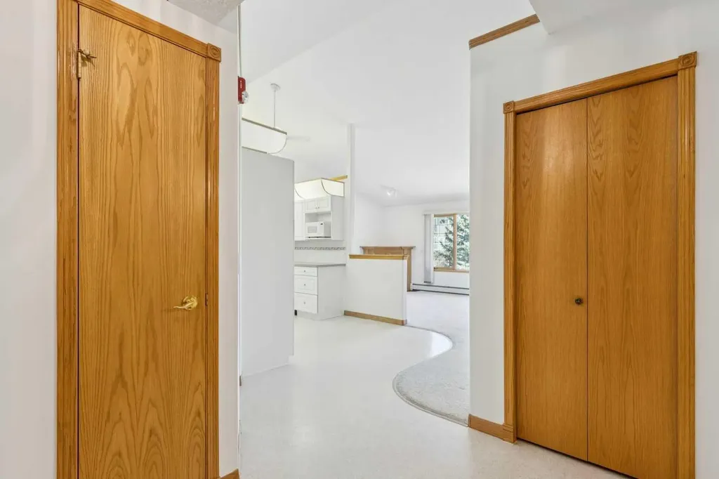 6868 Sierra Morena Boulevard SW Calgary AB T3H 3R6