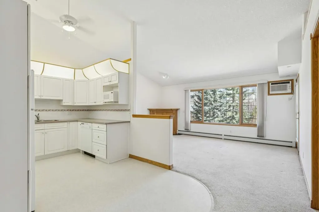 6868 Sierra Morena Boulevard SW Calgary AB T3H 3R6