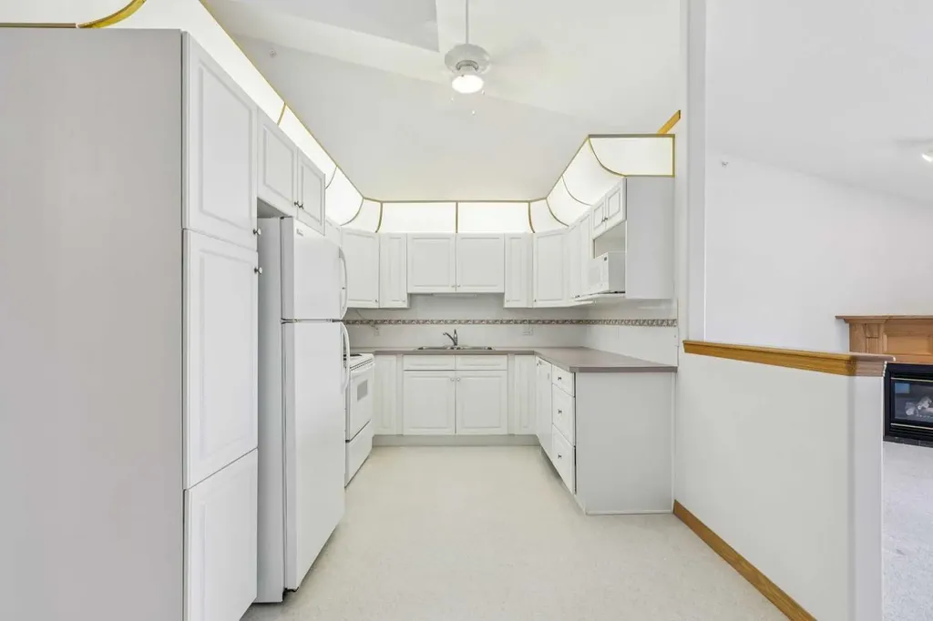 6868 Sierra Morena Boulevard SW Calgary AB T3H 3R6