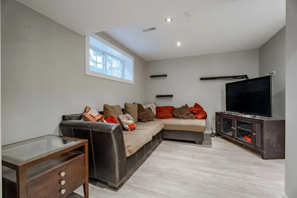 155 Silverado Skies Link SW Calgary AB T2X0K7