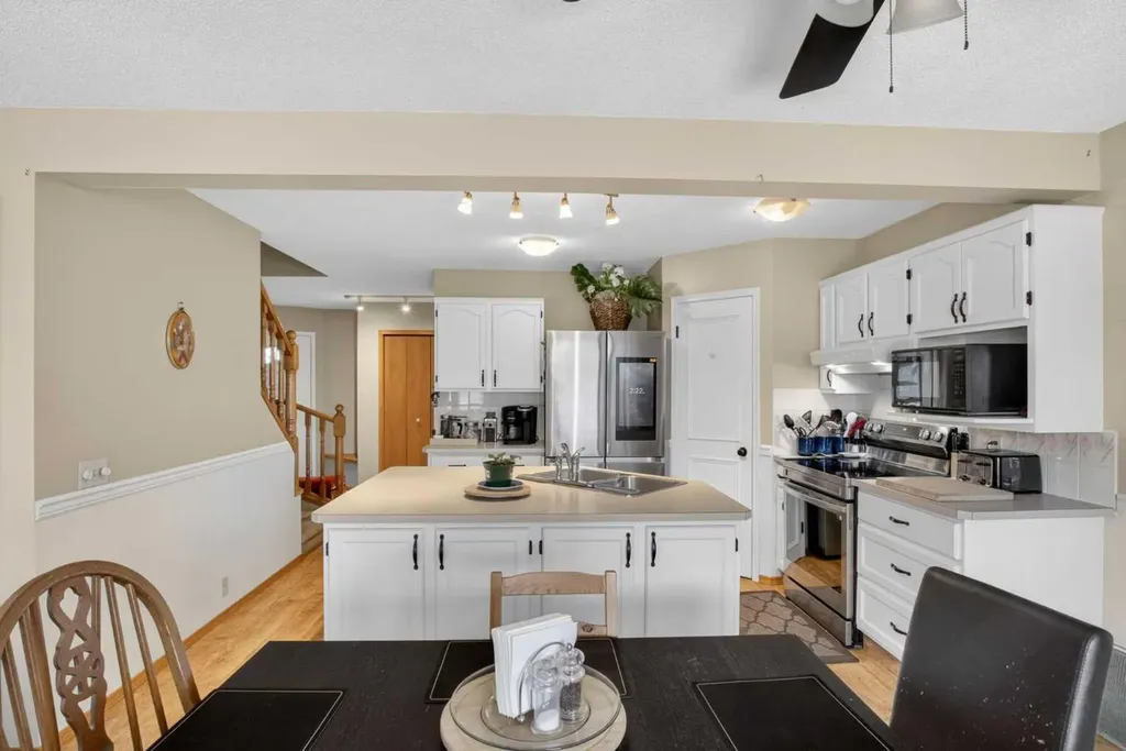 44 Riverwood Circle SE Calgary AB T2C 4A7
