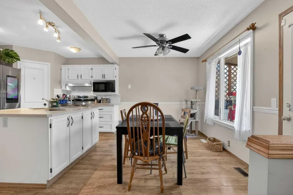 44 Riverwood Circle SE Calgary AB T2C 4A7