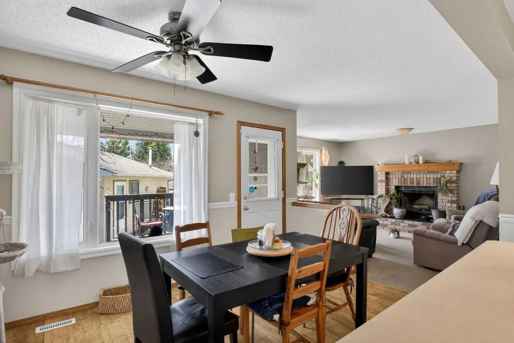 44 Riverwood Circle SE Calgary AB T2C 4A7