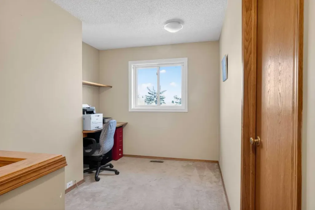 44 Riverwood Circle SE Calgary AB T2C 4A7