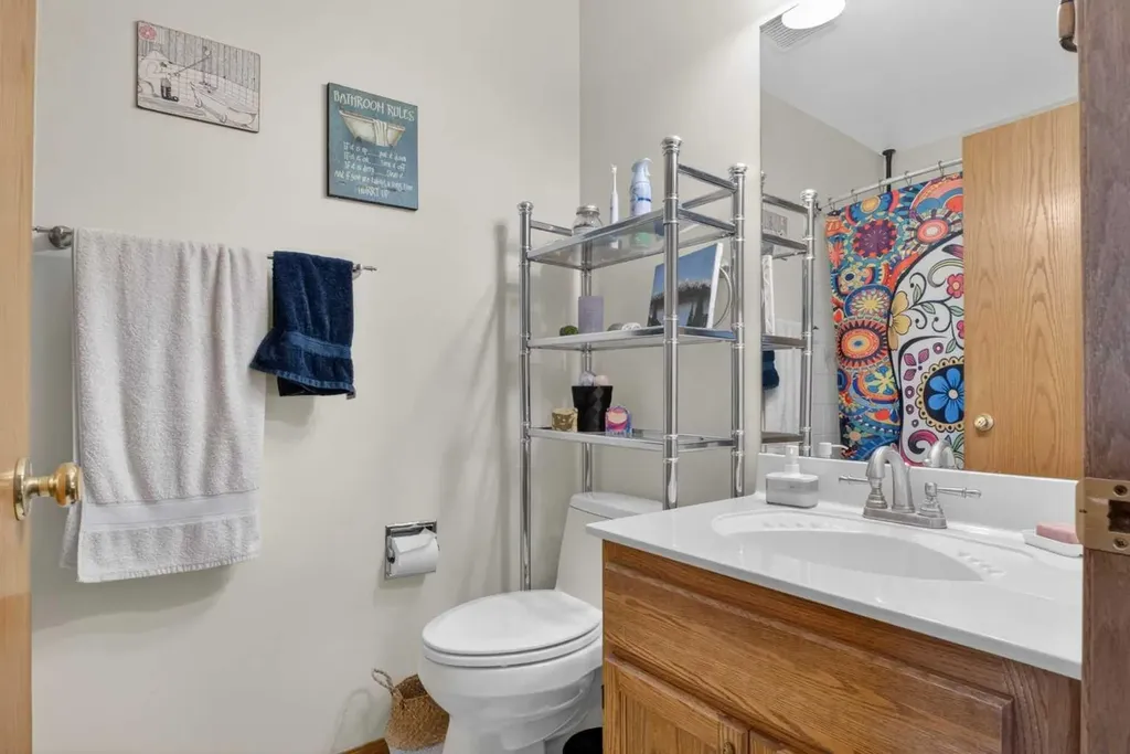 44 Riverwood Circle SE Calgary AB T2C 4A7
