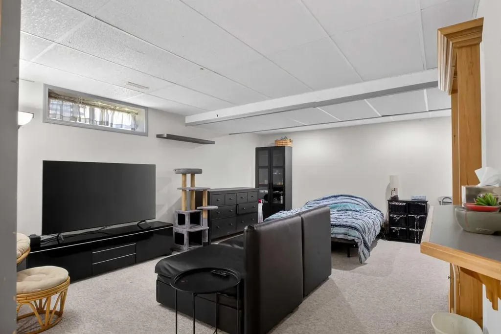 44 Riverwood Circle SE Calgary AB T2C 4A7