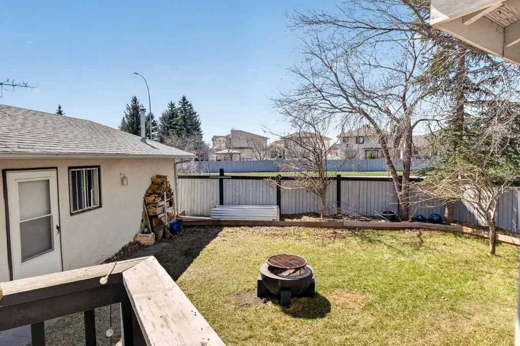 44 Riverwood Circle SE Calgary AB T2C 4A7