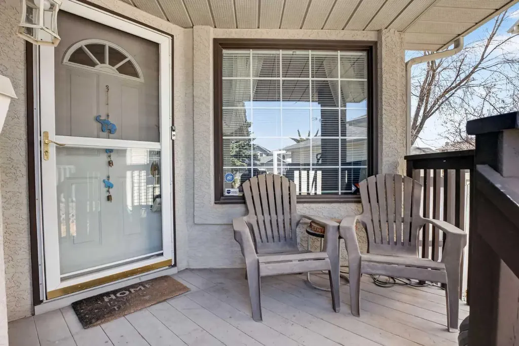 44 Riverwood Circle SE Calgary AB T2C 4A7