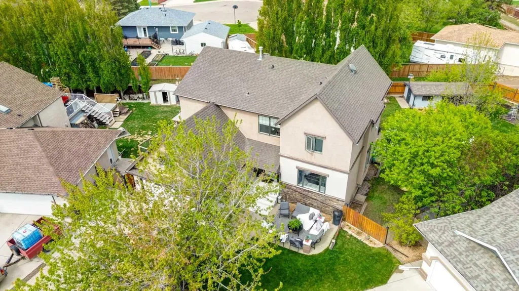 419 Kenex Place Nobleford AB T0L 1S0