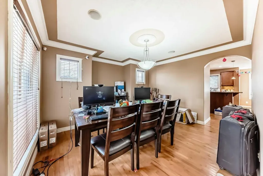 602 Wentworth Place SW Calgary AB T3H 4N8