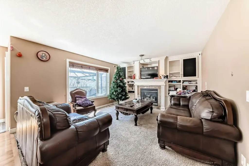 602 Wentworth Place SW Calgary AB T3H 4N8