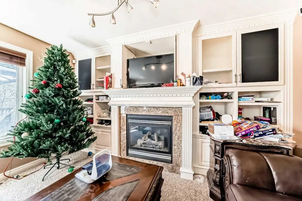 602 Wentworth Place SW Calgary AB T3H 4N8