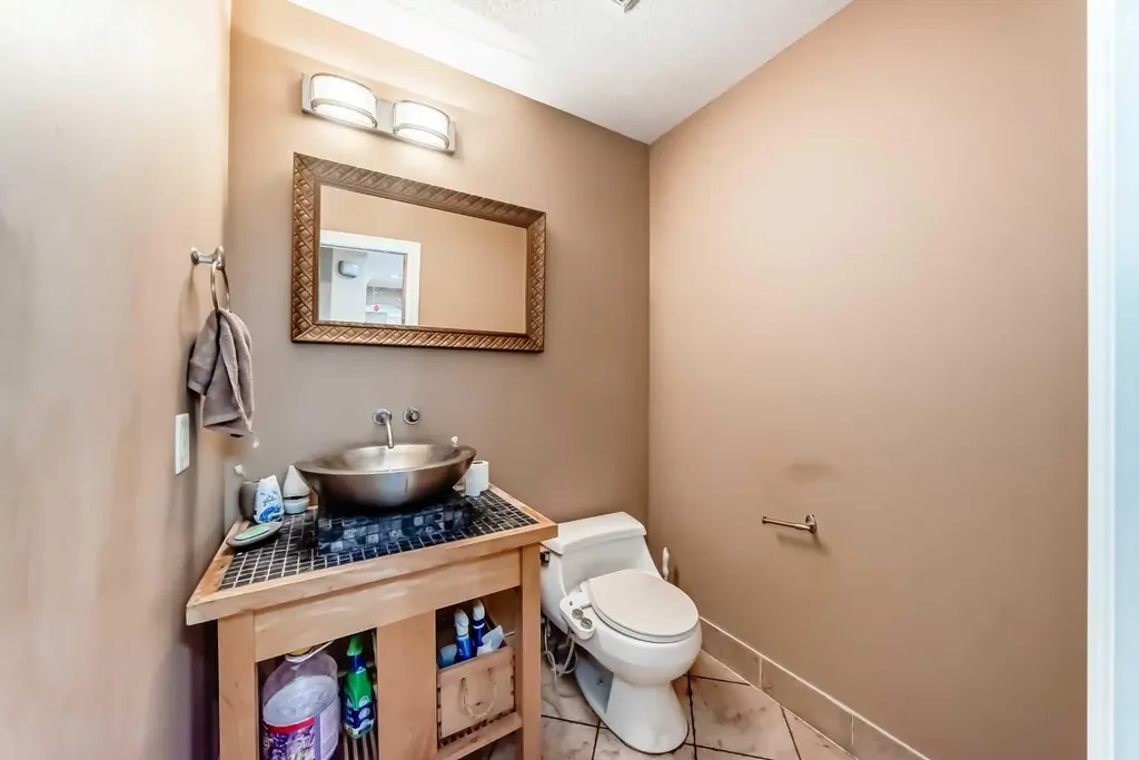 602 Wentworth Place SW Calgary AB T3H 4N8