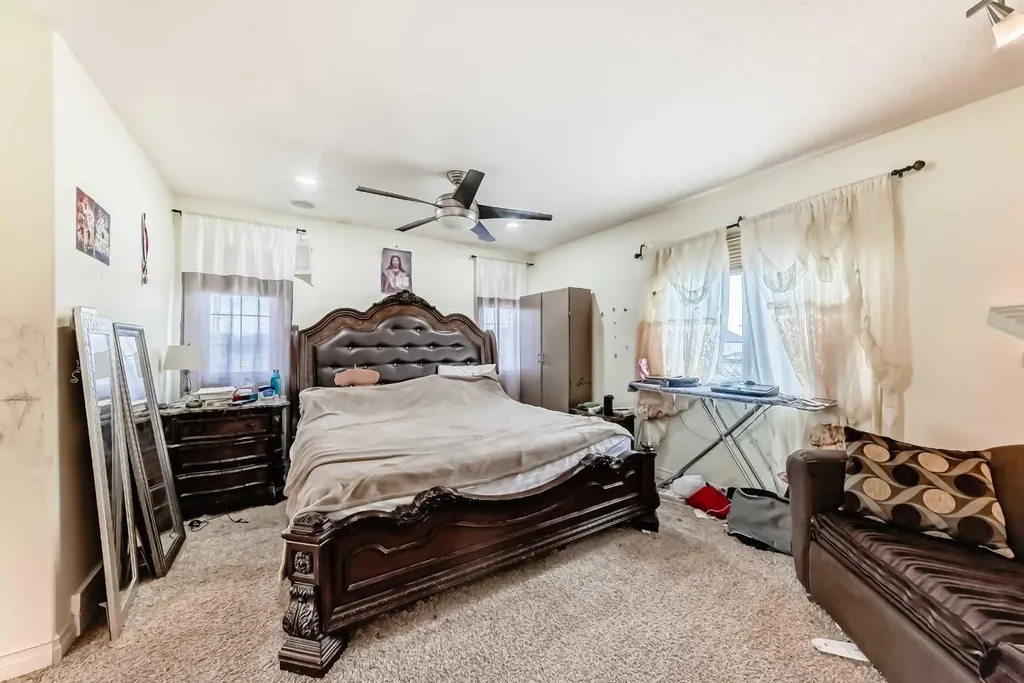 602 Wentworth Place SW Calgary AB T3H 4N8