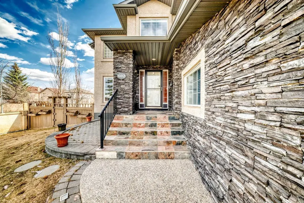 602 Wentworth Place SW Calgary AB T3H 4N8