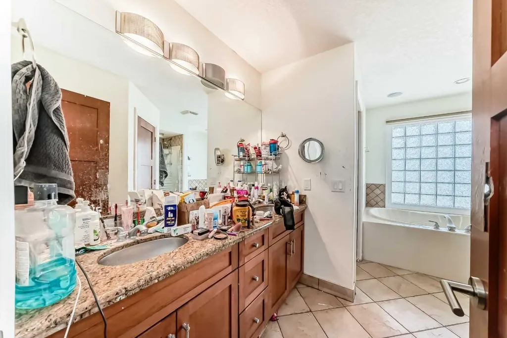 602 Wentworth Place SW Calgary AB T3H 4N8