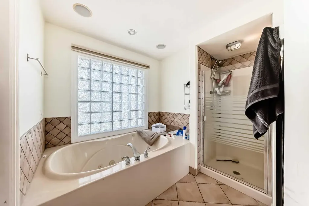 602 Wentworth Place SW Calgary AB T3H 4N8