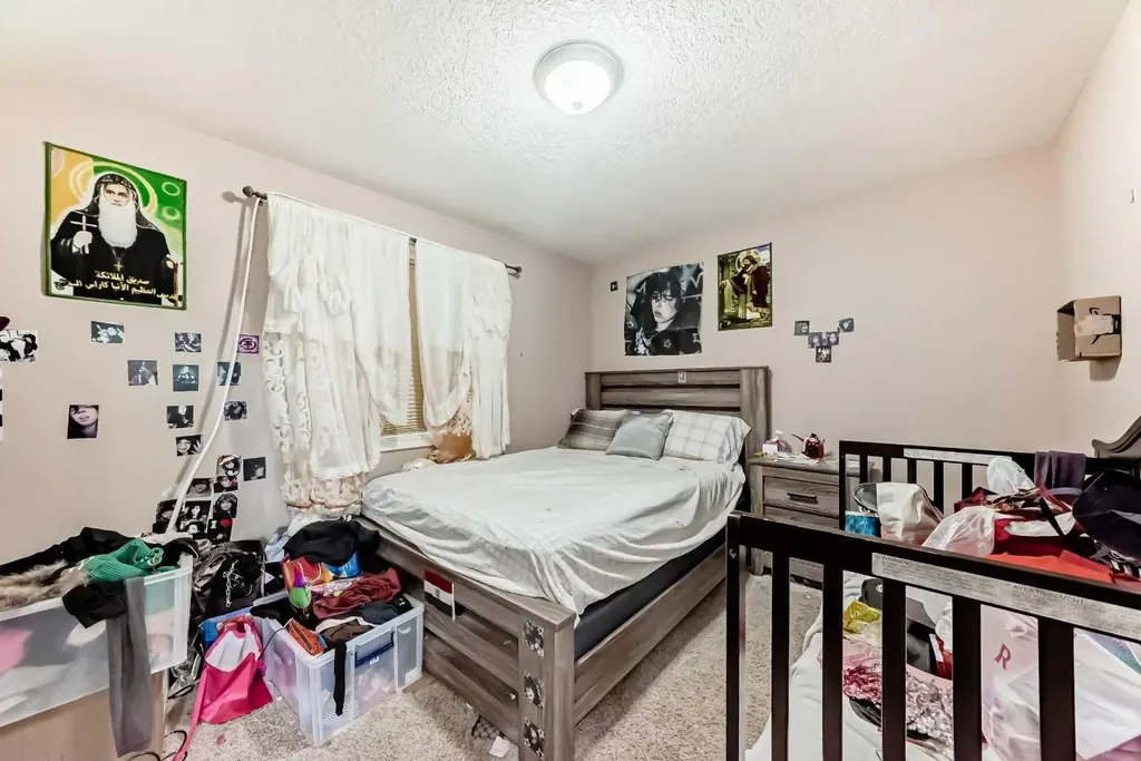602 Wentworth Place SW Calgary AB T3H 4N8