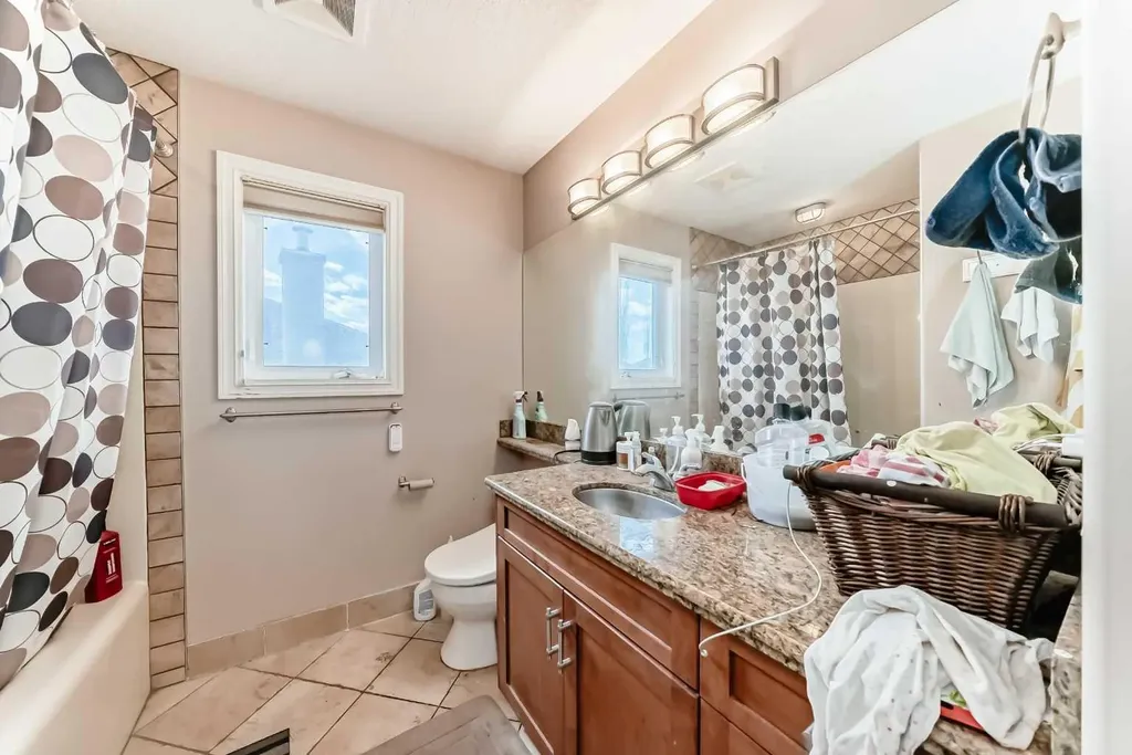 602 Wentworth Place SW Calgary AB T3H 4N8