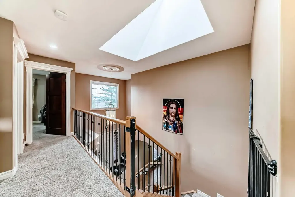 602 Wentworth Place SW Calgary AB T3H 4N8