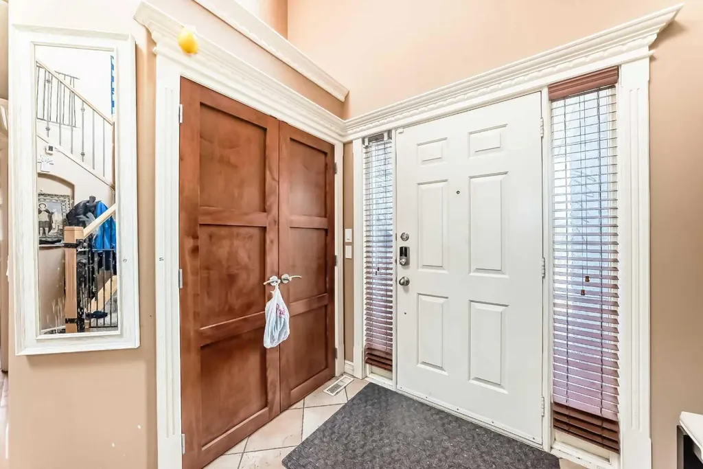 602 Wentworth Place SW Calgary AB T3H 4N8