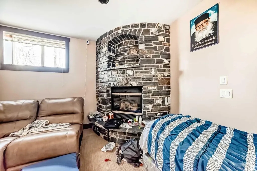 602 Wentworth Place SW Calgary AB T3H 4N8